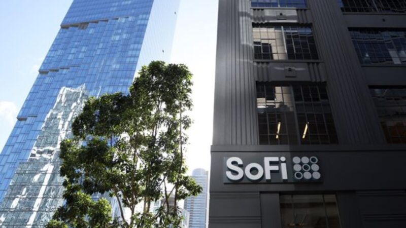 Analyst updates SoFi stock outlook after earnings