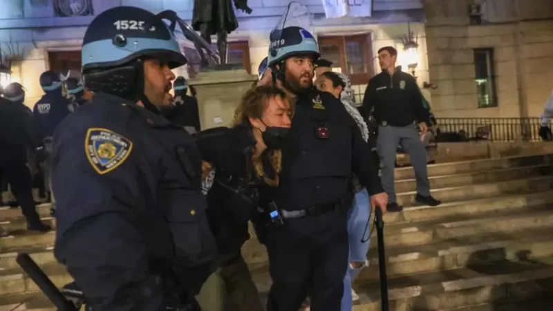 Police enter Columbia University’s Hamilton Hall amid pro-Palestinian protests
